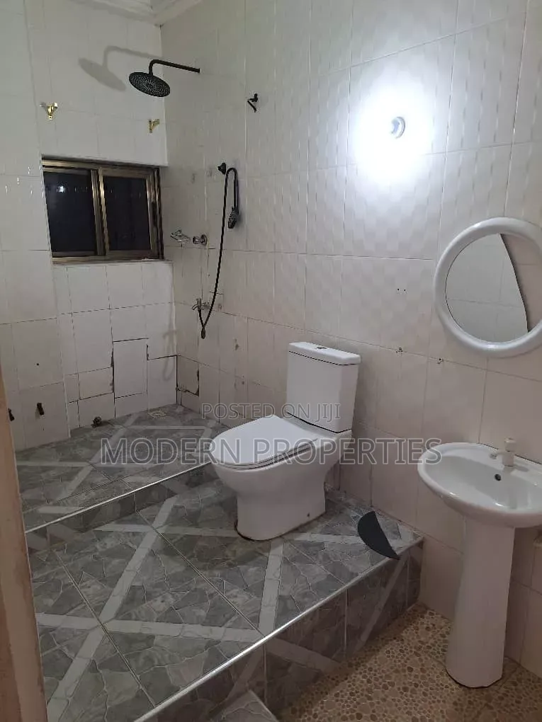 2bdrm Apartment in Modern Properties, New Town for rent