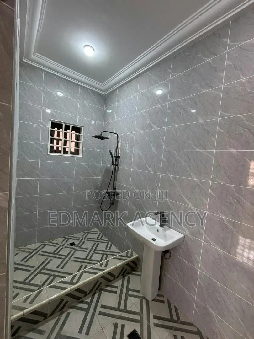 3bdrm House in Gbawe, Zero for sale
