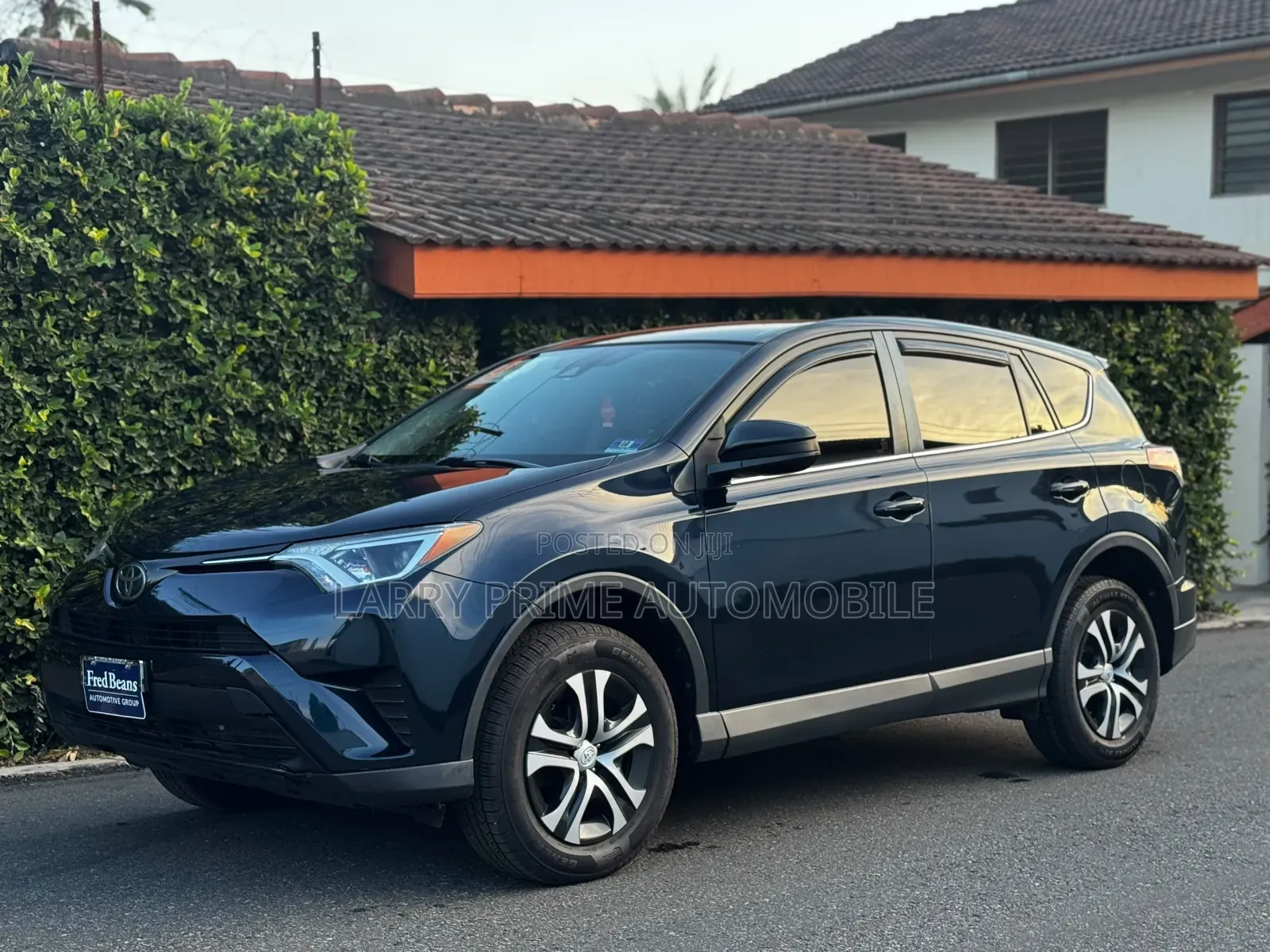 Toyota RAV4 LE AWD (2.5L 4cyl 6A) 2017 Blue