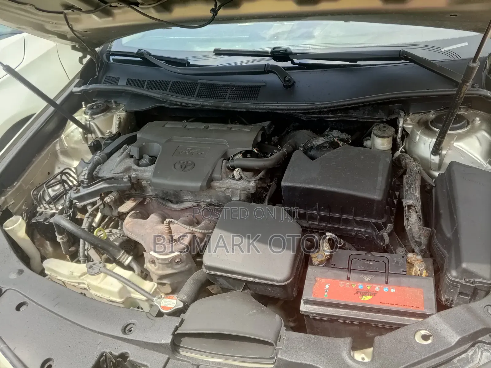 Toyota Camry SE 4dr Sedan (2.5L 4cyl 6A) 2014 Gold