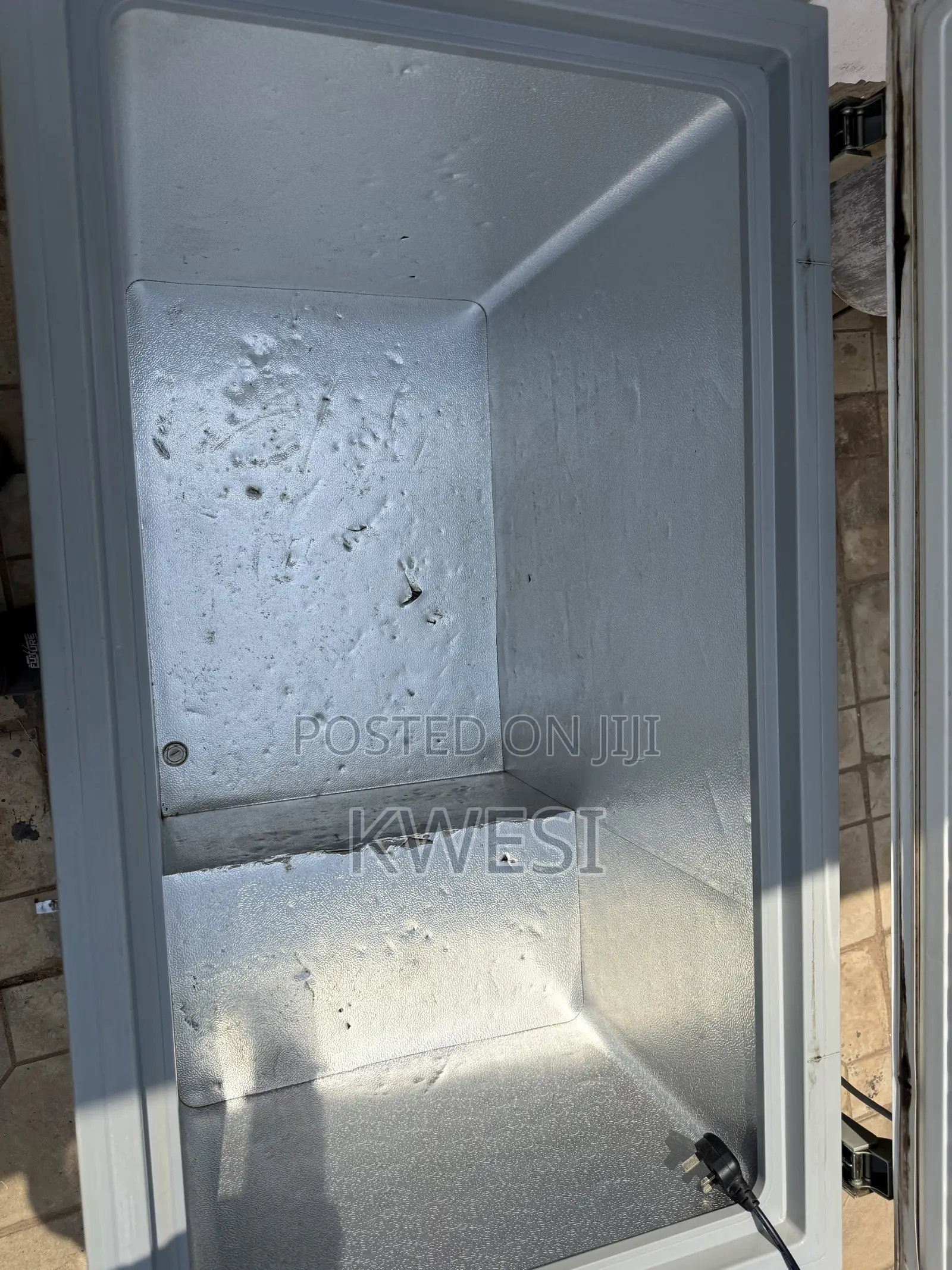 Hisense 310L Chest Freezer – Quick Sale!