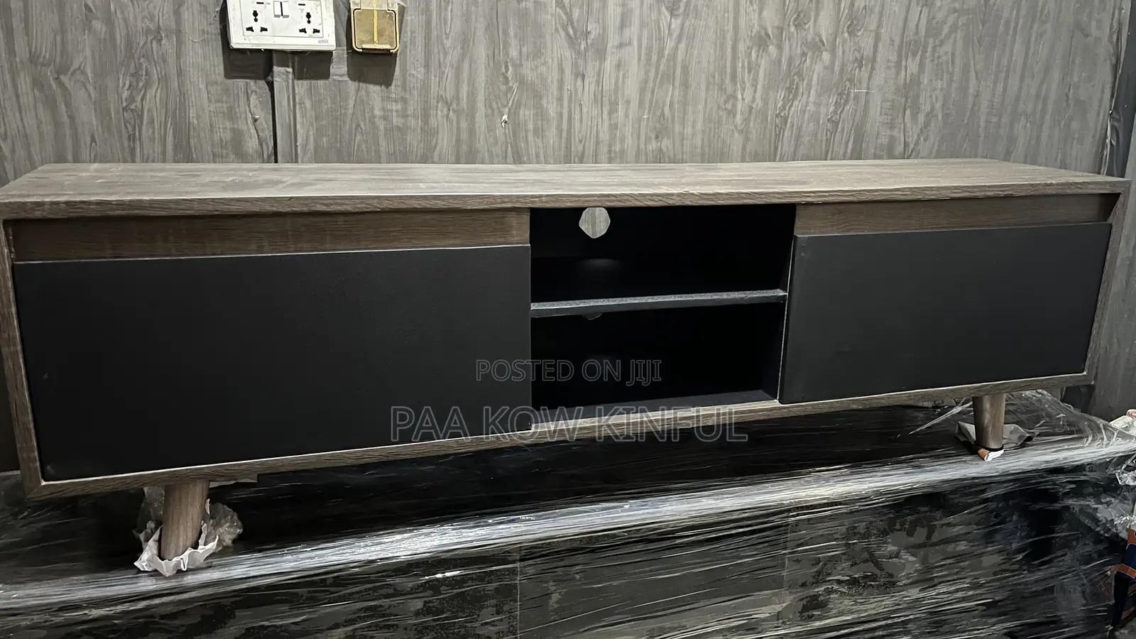 TV Stand/ Cabinet