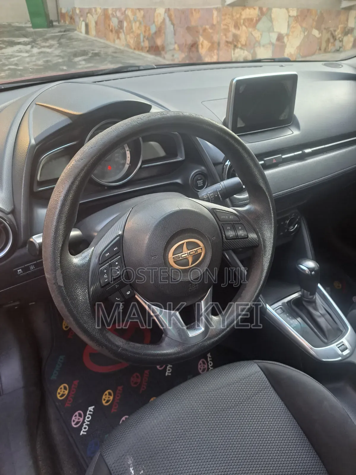 Toyota Yaris iA 1.5 FWD 2016 Burgundy