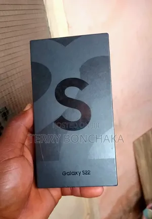 New Samsung Galaxy S22 5G 256 GB Black