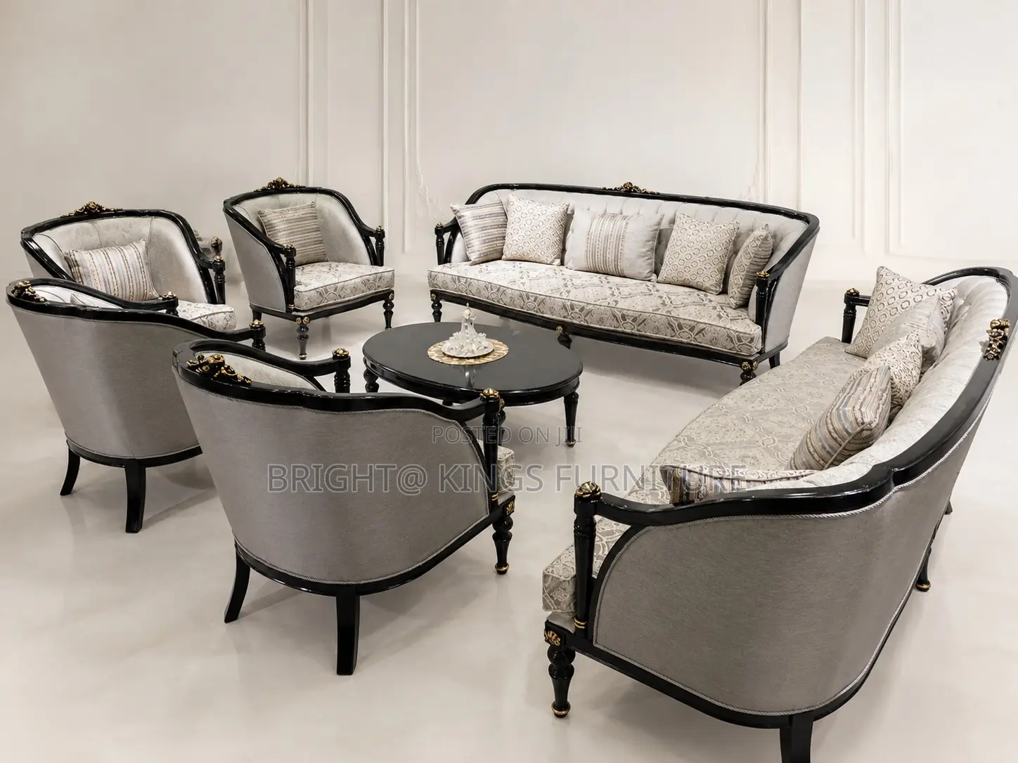 Classic Antique Sofa Set