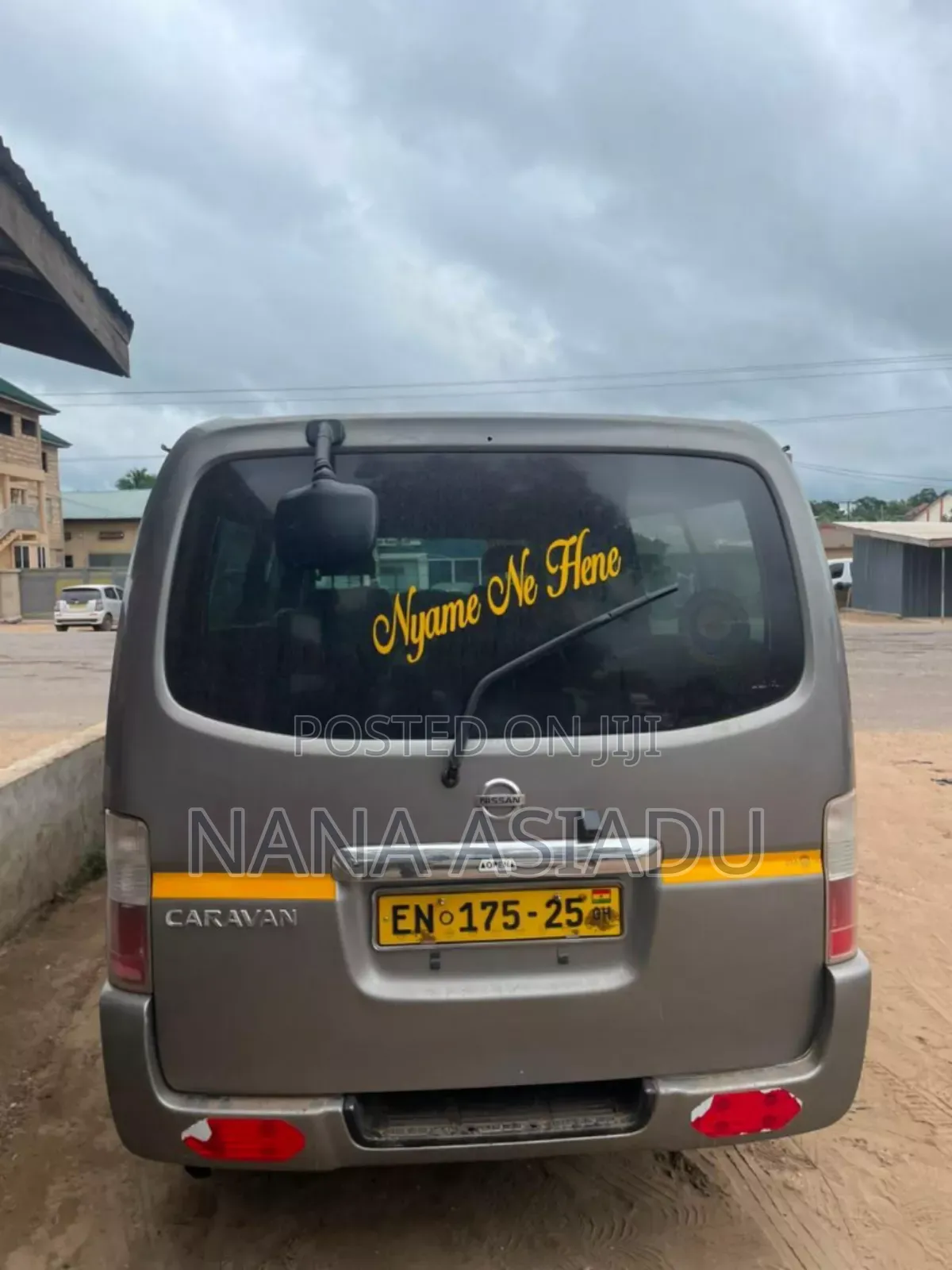 Nissan Caravan (Urvan) 2012 Silver