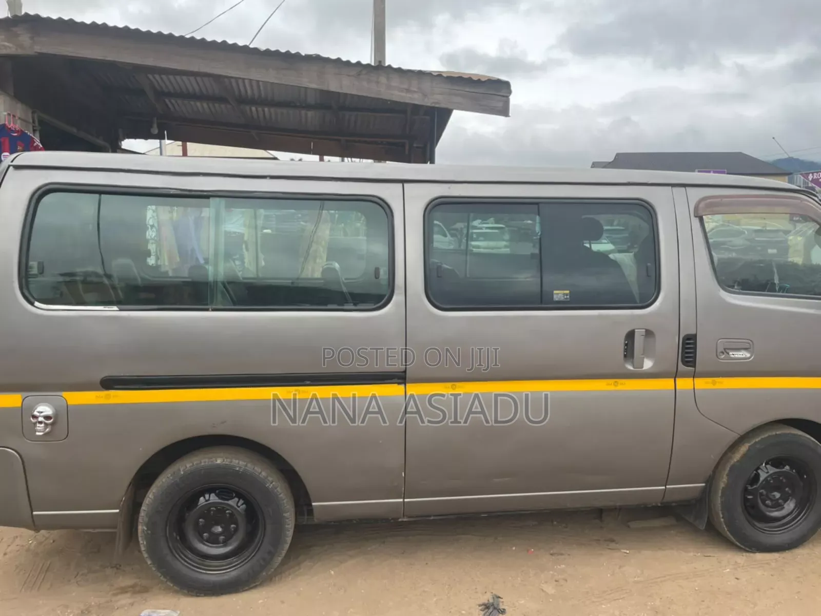 Nissan Caravan (Urvan) 2012 Silver