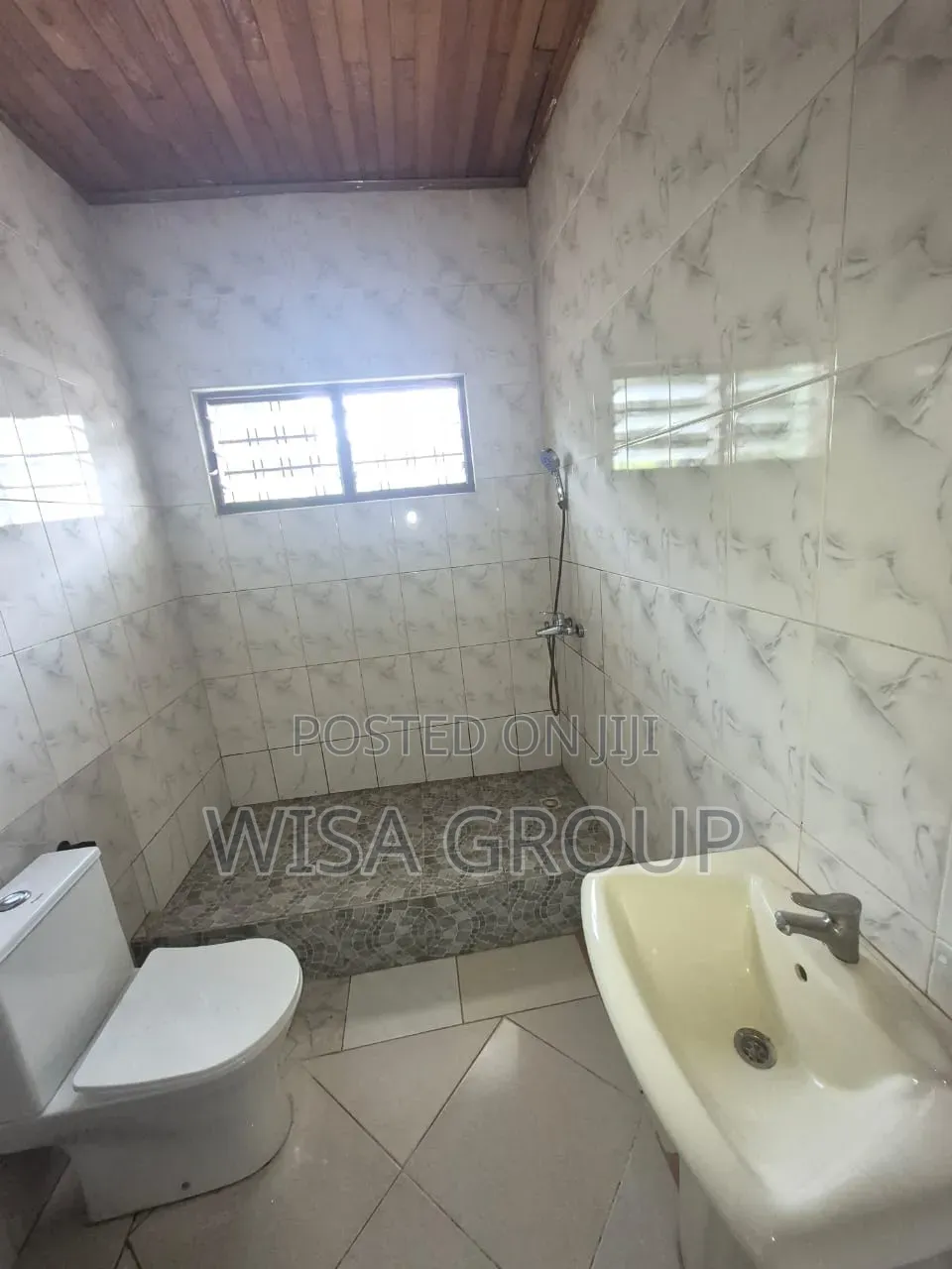 4bdrm Duplex in Wisa Group, Olebu for rent