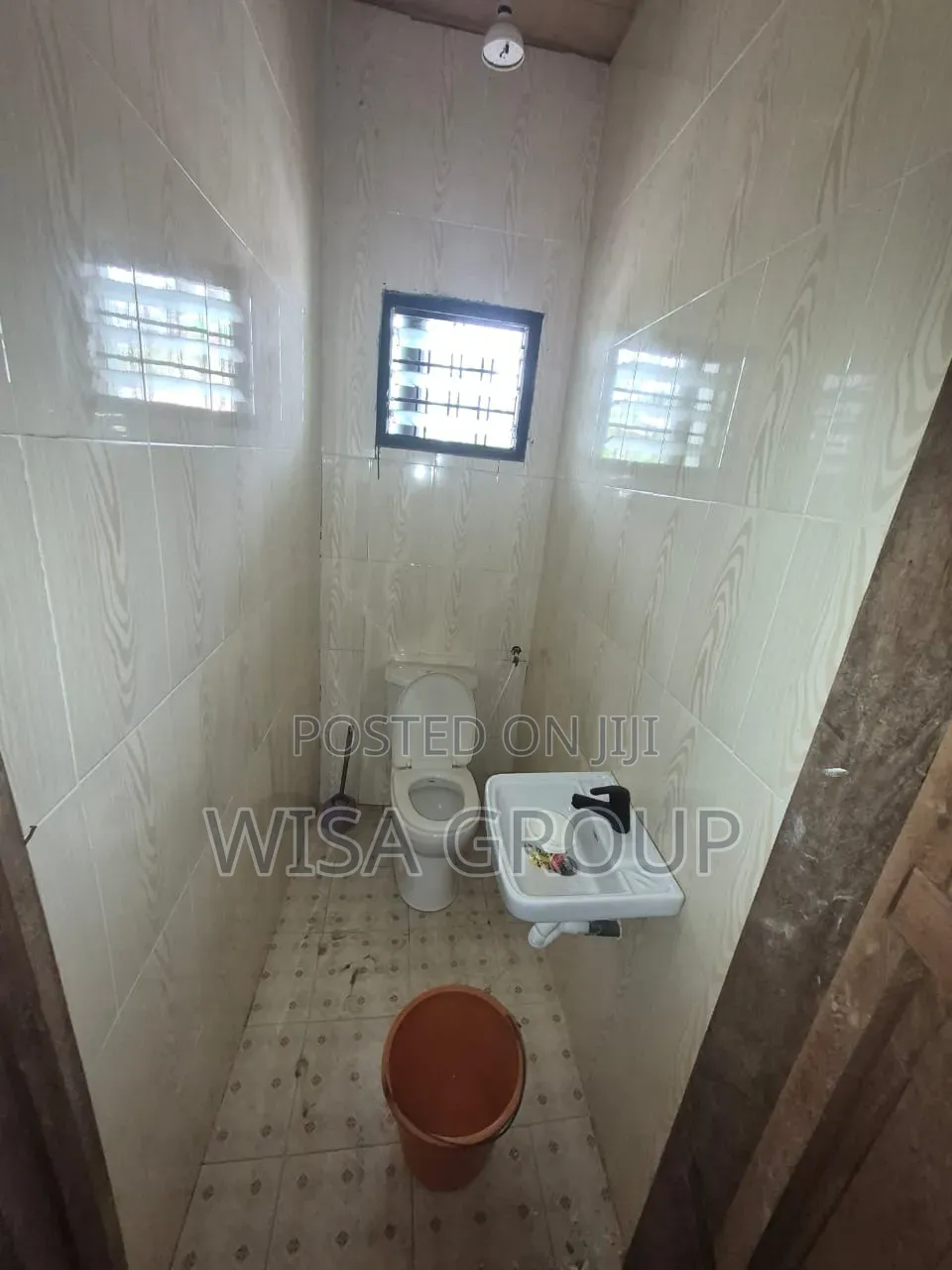 4bdrm Duplex in Wisa Group, Olebu for rent