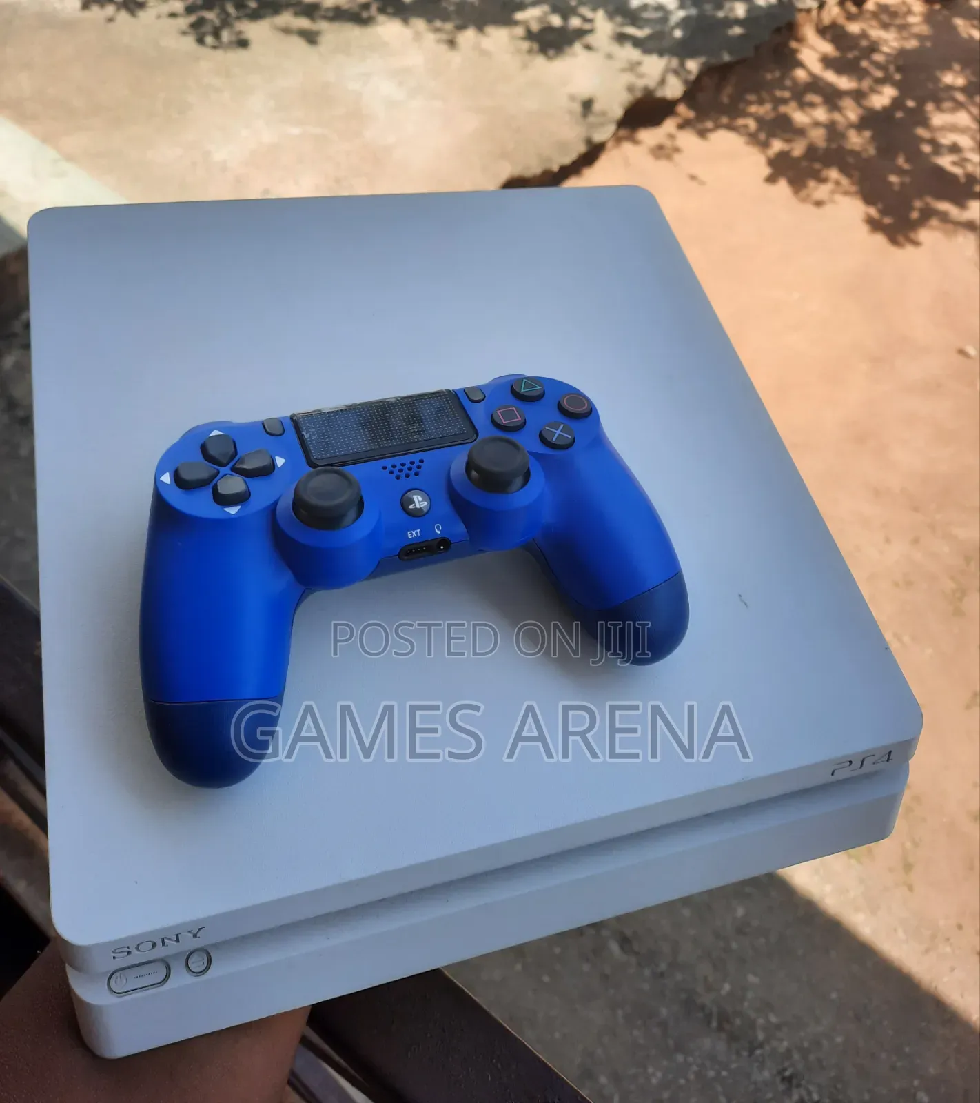 PS4 Slim Jailbreak + 8 Games and 2 Controllers