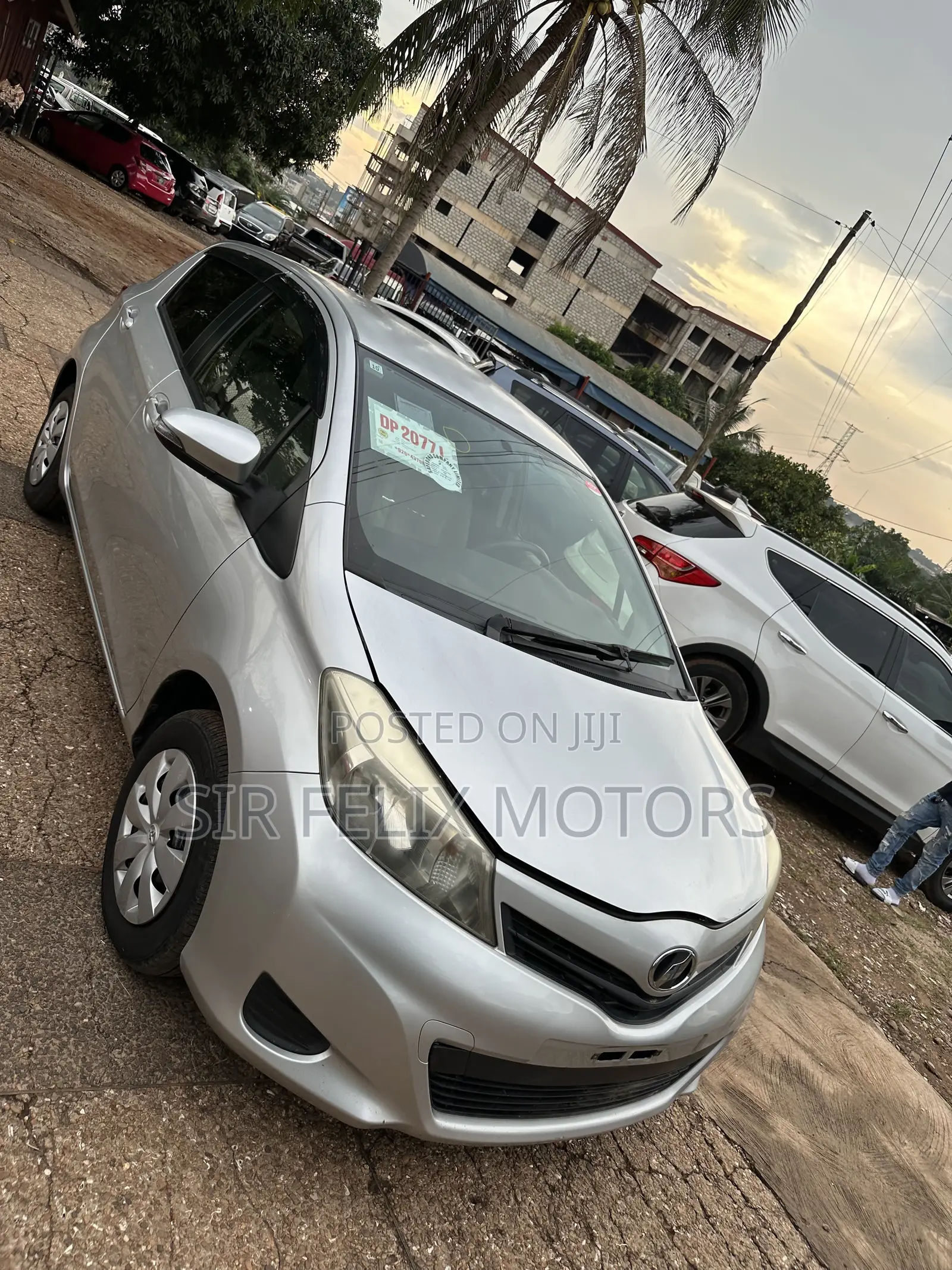 Toyota Vitz 1.5 FWD 5dr 2013 Silver