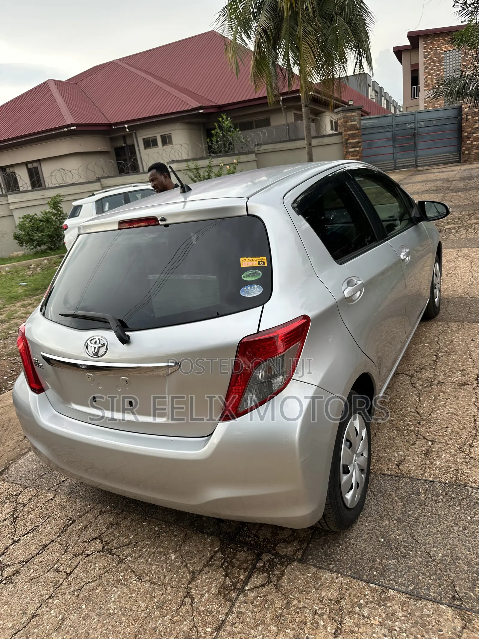 Toyota Vitz 1.5 FWD 5dr 2013 Silver