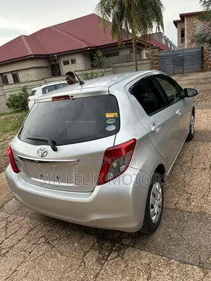 Toyota Vitz 1.5 FWD 5dr 2013 Silver