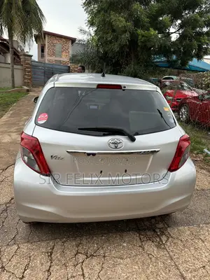 Toyota Vitz 1.5 FWD 5dr 2013 Silver