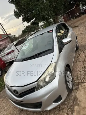 Toyota Vitz 1.5 FWD 5dr 2013 Silver