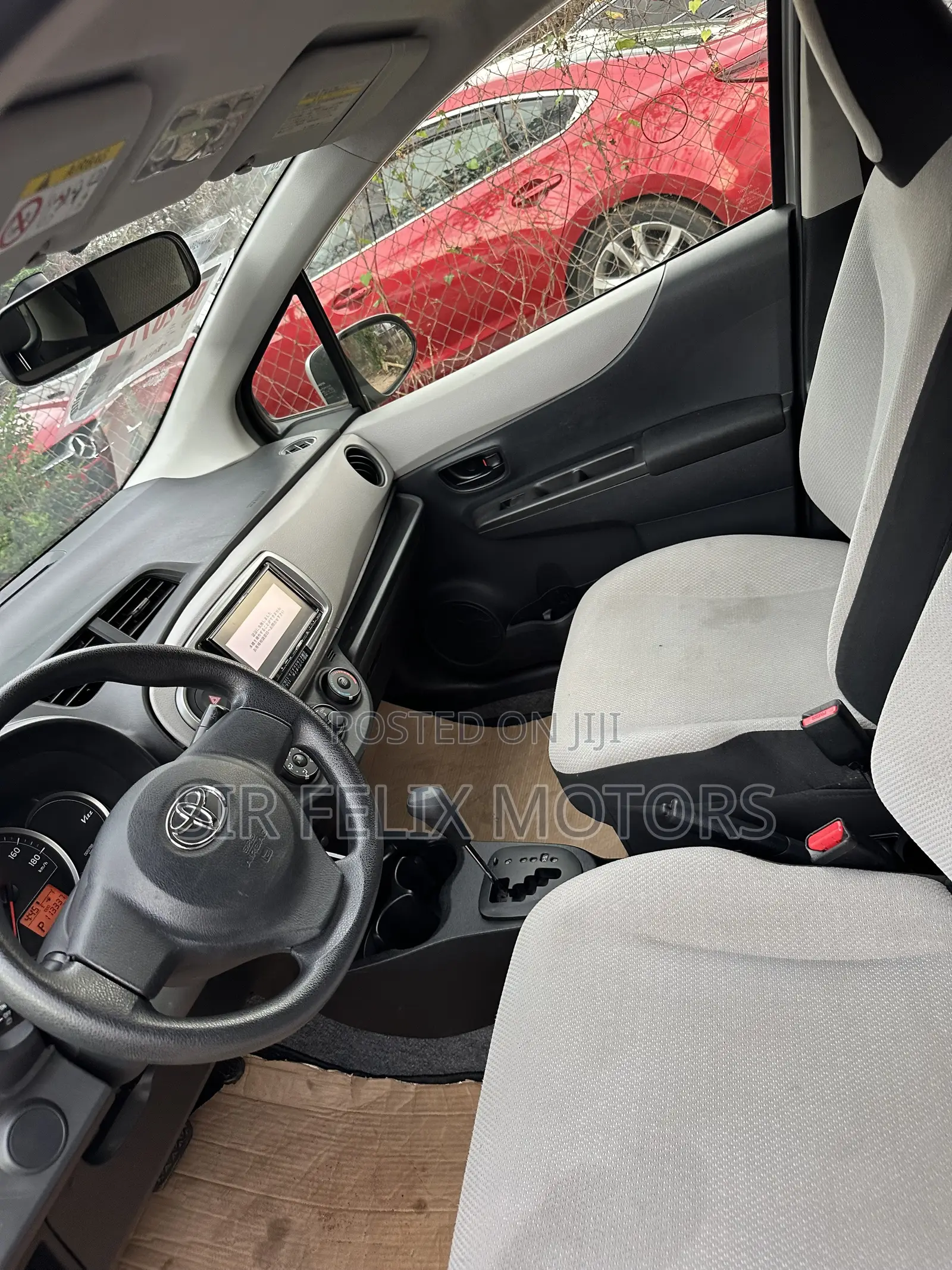 Toyota Vitz 1.5 FWD 5dr 2013 Silver