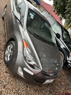 Hyundai Elantra GLS Sedan FWD (1.8L 4cyl 6M) 2013 Gray