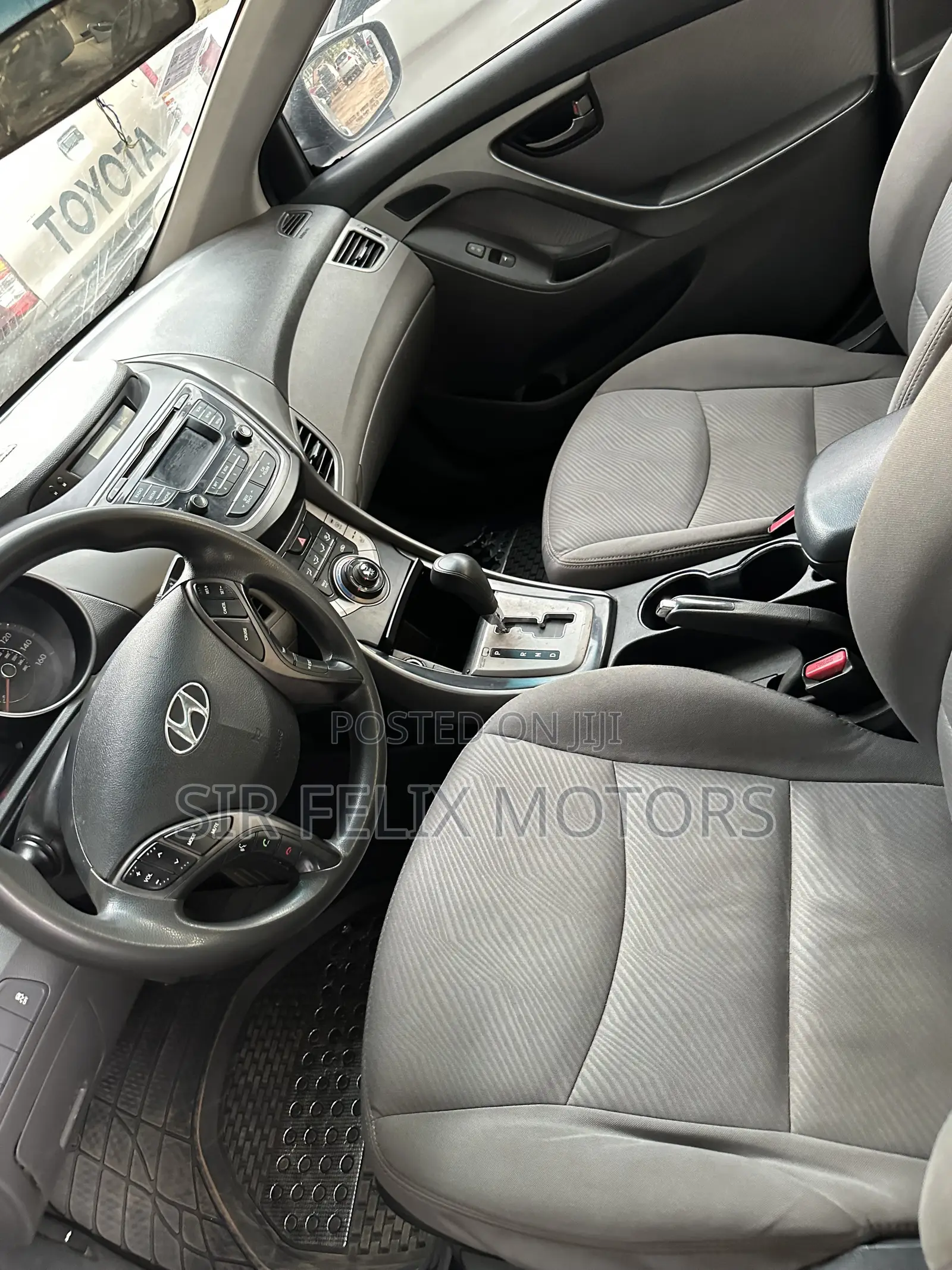 Hyundai Elantra GLS Sedan FWD (1.8L 4cyl 6M) 2013 Gray
