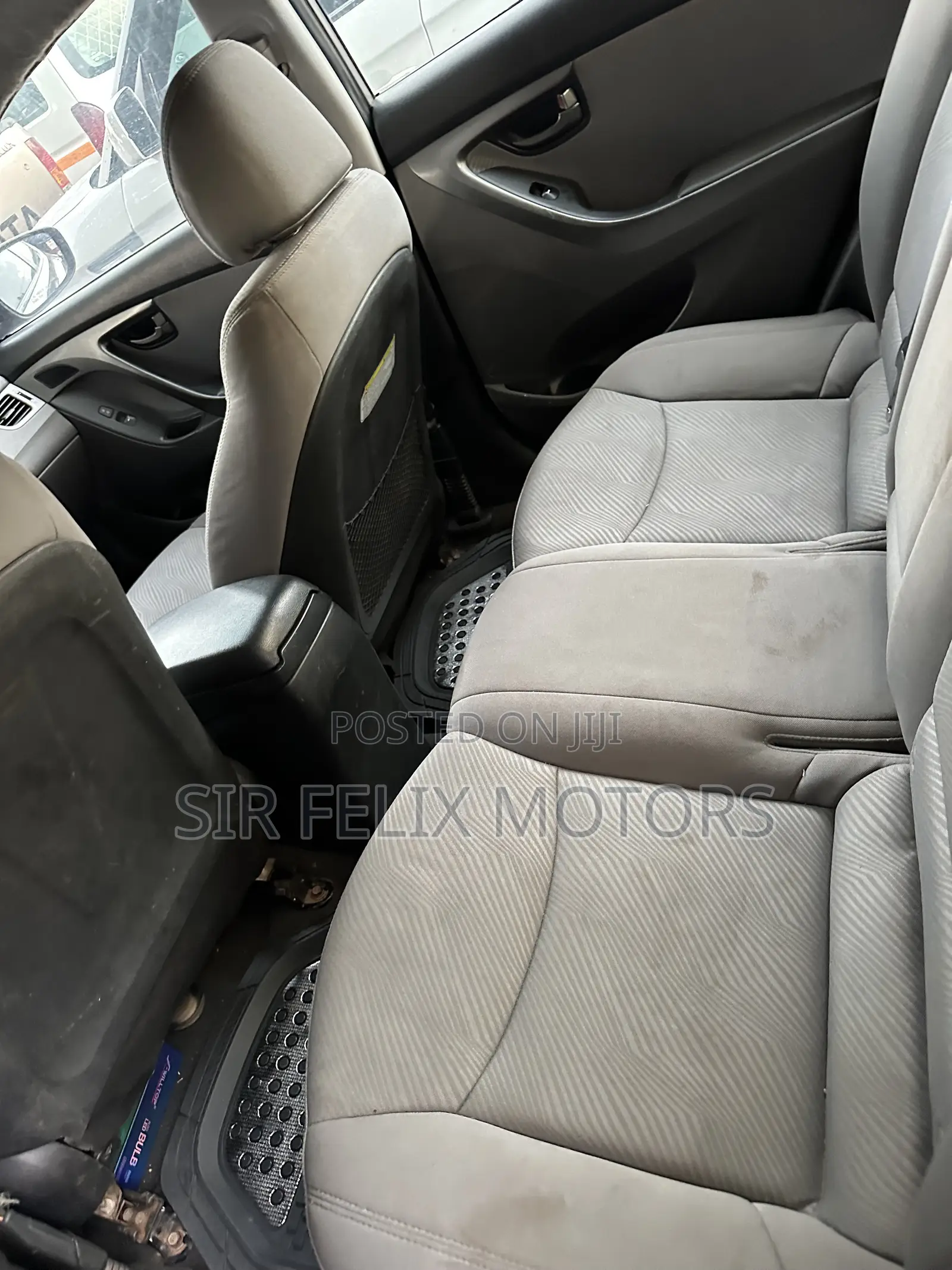 Hyundai Elantra GLS Sedan FWD (1.8L 4cyl 6M) 2013 Gray