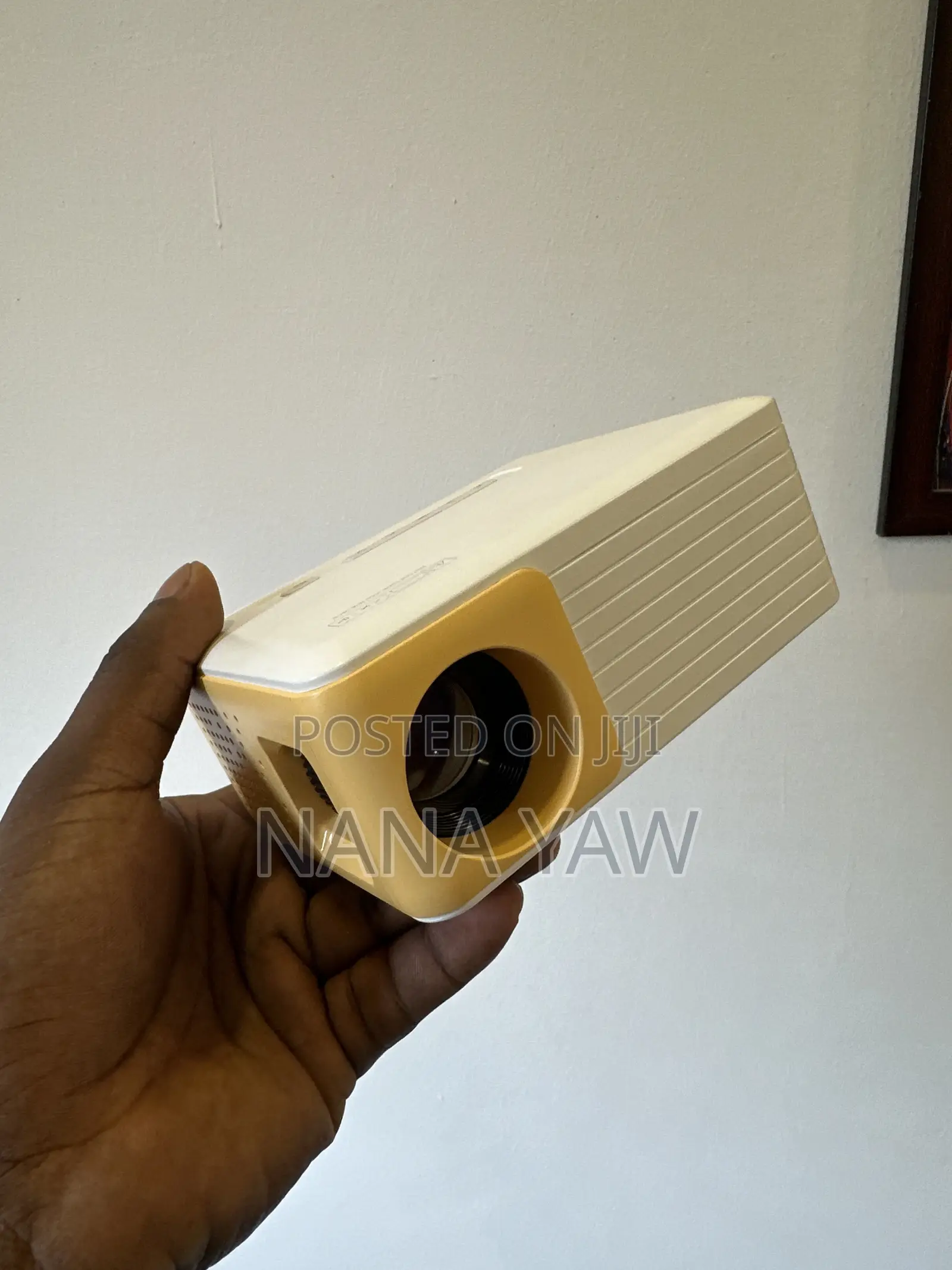 Yoton Y3 Mini Projector