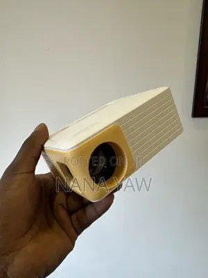Yoton Y3 Mini Projector