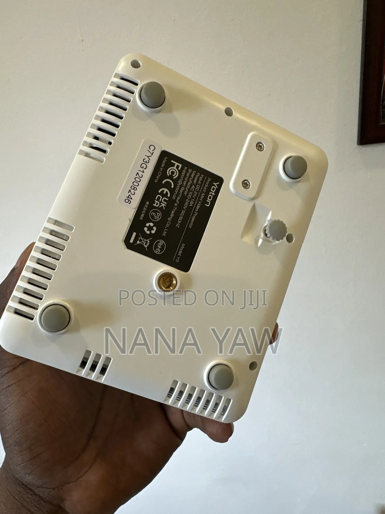 Yoton Y3 Mini Projector