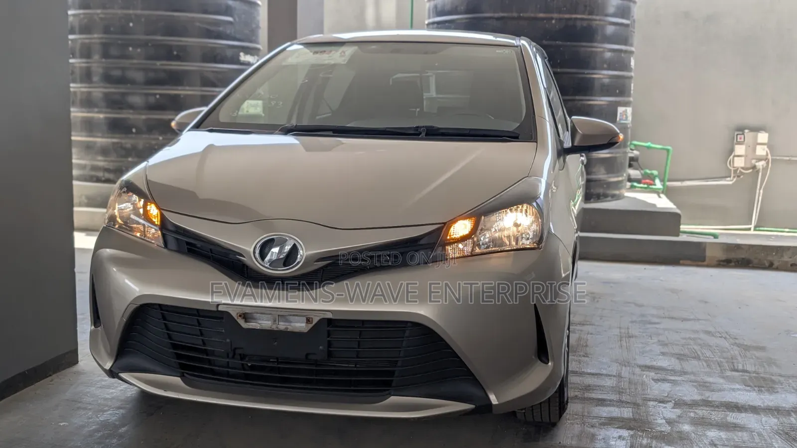 Toyota Vitz 1.3 AWD 5dr 2015 Gold