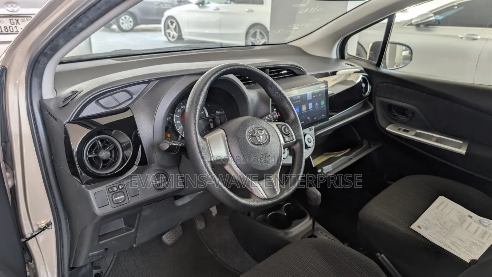 Toyota Vitz 1.3 AWD 5dr 2015 Gold