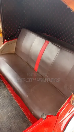 Bajaj RE 2025 Red