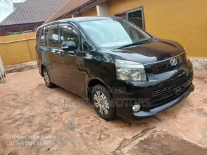 Toyota Voxy V 2WD 8-Seater 2013 Black