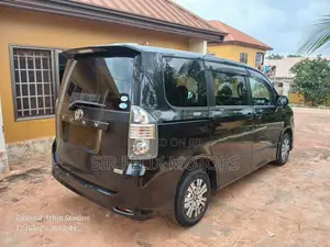Toyota Voxy V 2WD 8-Seater 2013 Black
