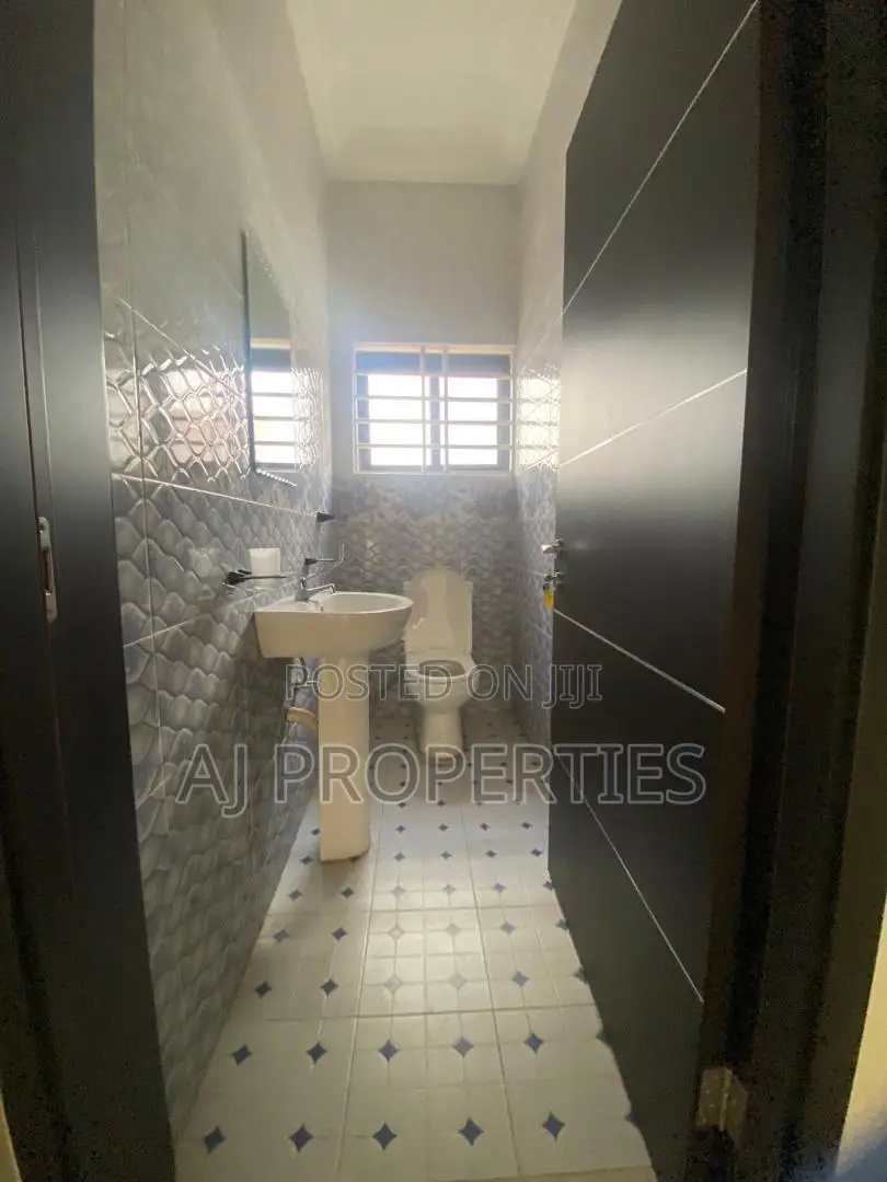 4bdrm House in East Legon for rent