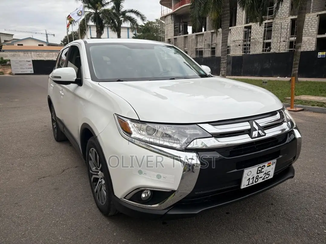 Mitsubishi Outlander SEL FWD 2019 White