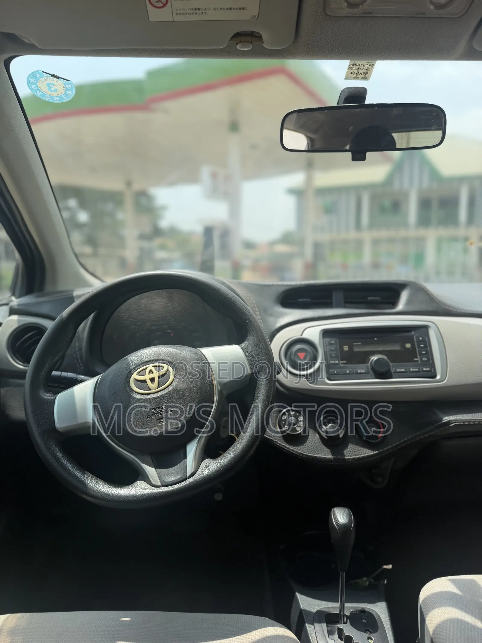 Toyota Vitz 2012 Silver