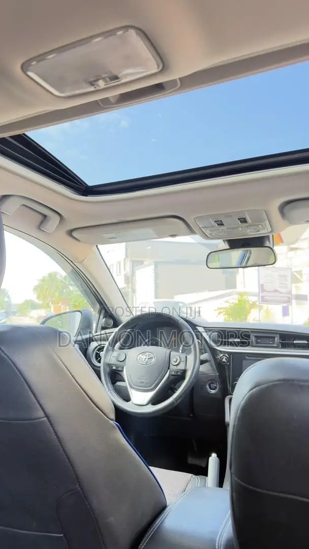 Toyota Corolla SE (1.8L 4cyl 2A) 2019 Red