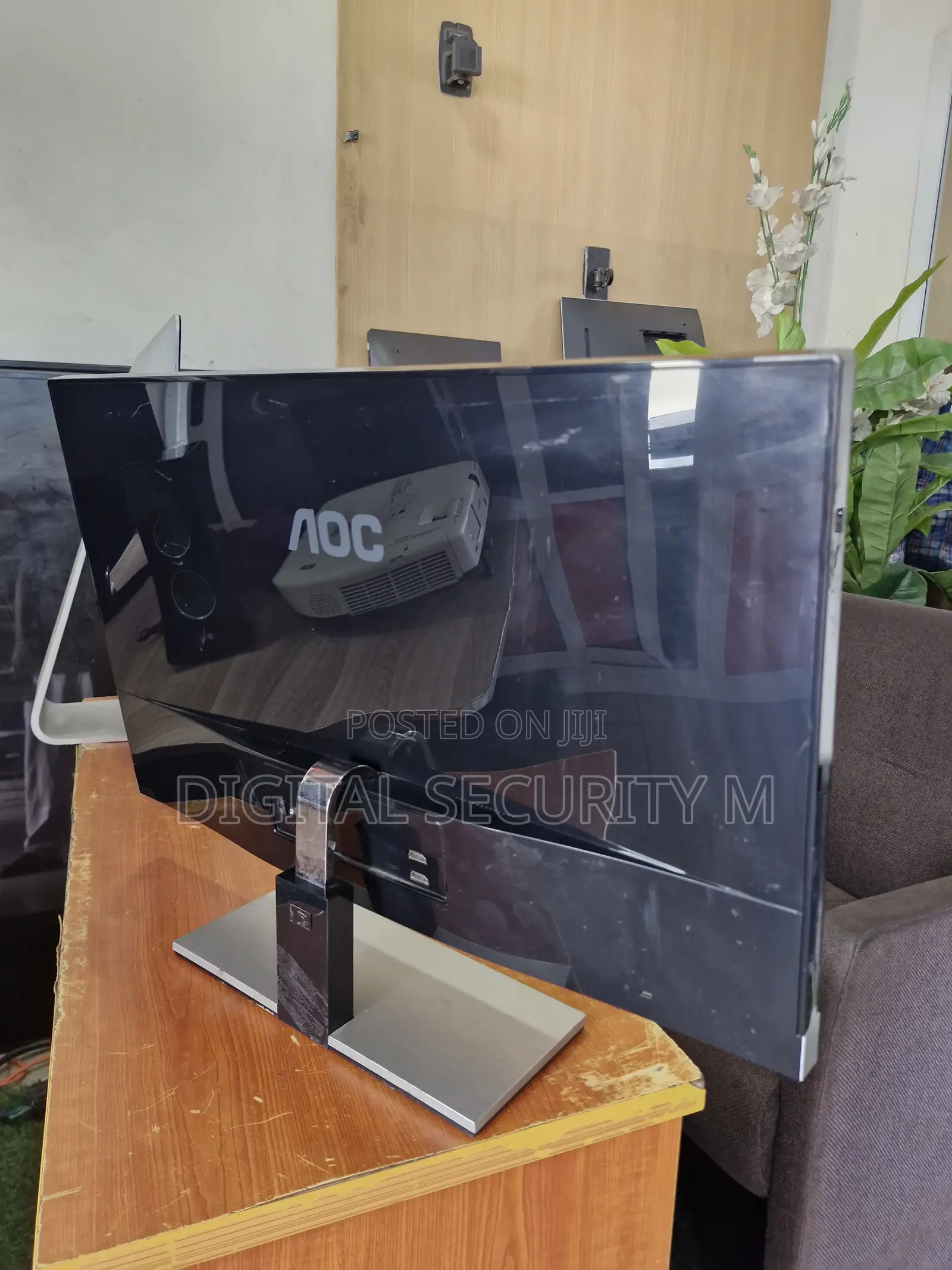 27'' Flameless Model AOC Monitor