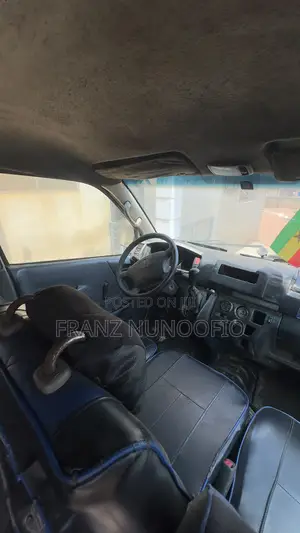 Toyota HiAce 2012 White