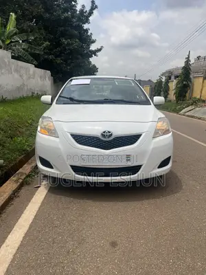 Toyota Yaris 2012 White