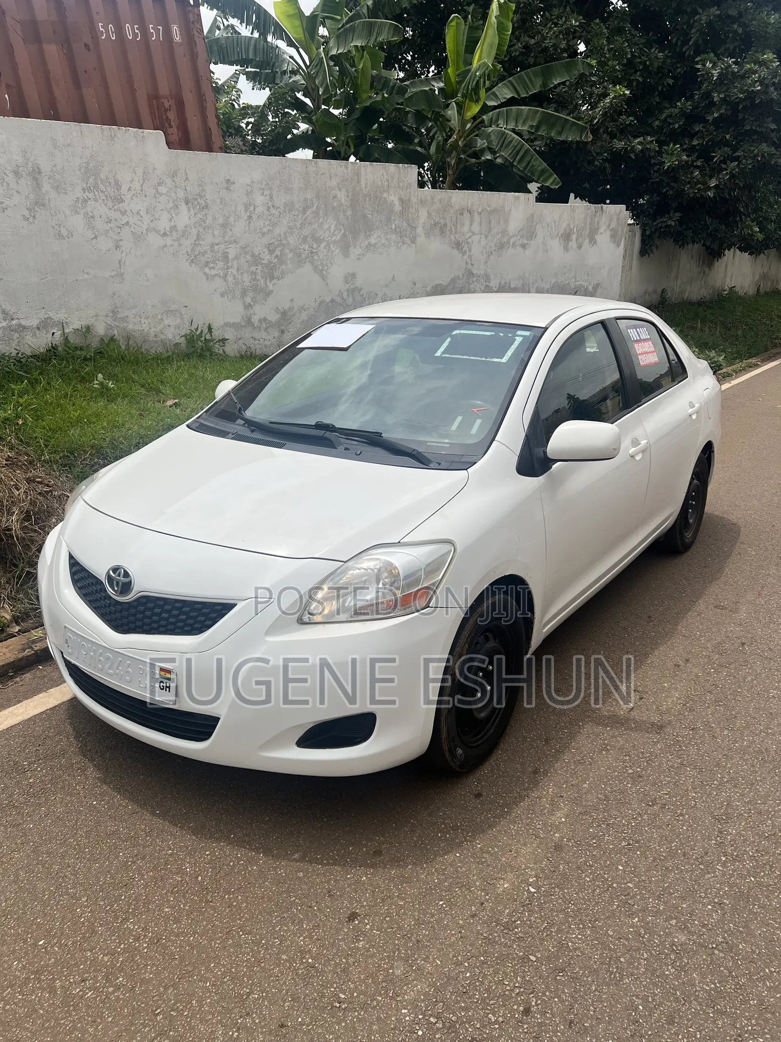 Toyota Yaris 2012 White