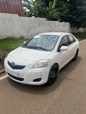 Toyota Yaris 2012 White