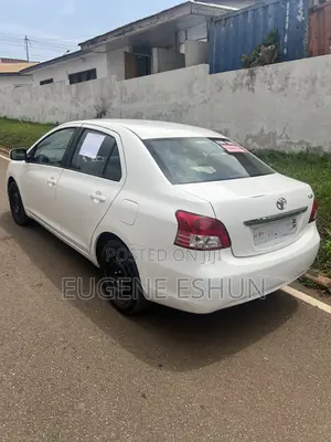 Toyota Yaris 2012 White