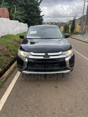 Mitsubishi Outlander 2016 Black