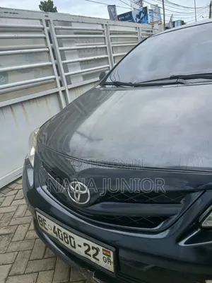 Toyota Corolla LE 4dr Sedan (1.8L 4cyl 4A) 2013 Matt Black
