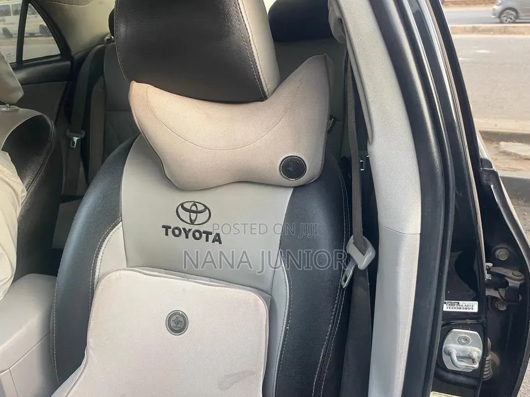Toyota Corolla LE 4dr Sedan (1.8L 4cyl 4A) 2013 Matt Black