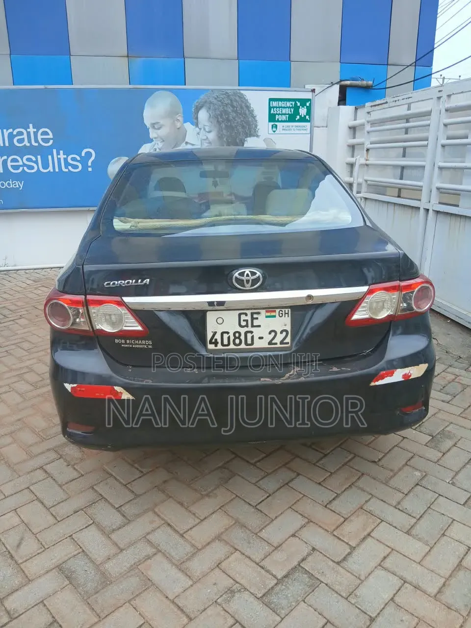 Toyota Corolla LE 4dr Sedan (1.8L 4cyl 4A) 2013 Matt Black