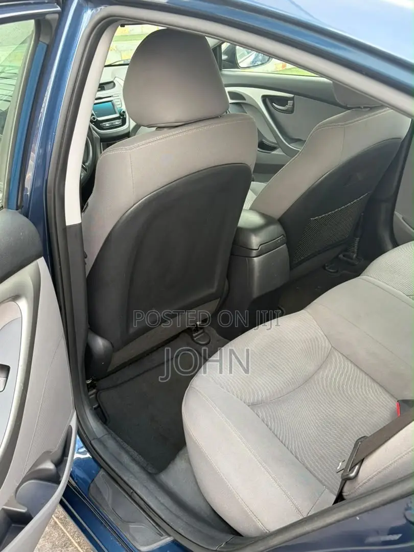 Hyundai Elantra SE Sedan FWD (1.8L 4cyl 6A) 2016 Blue