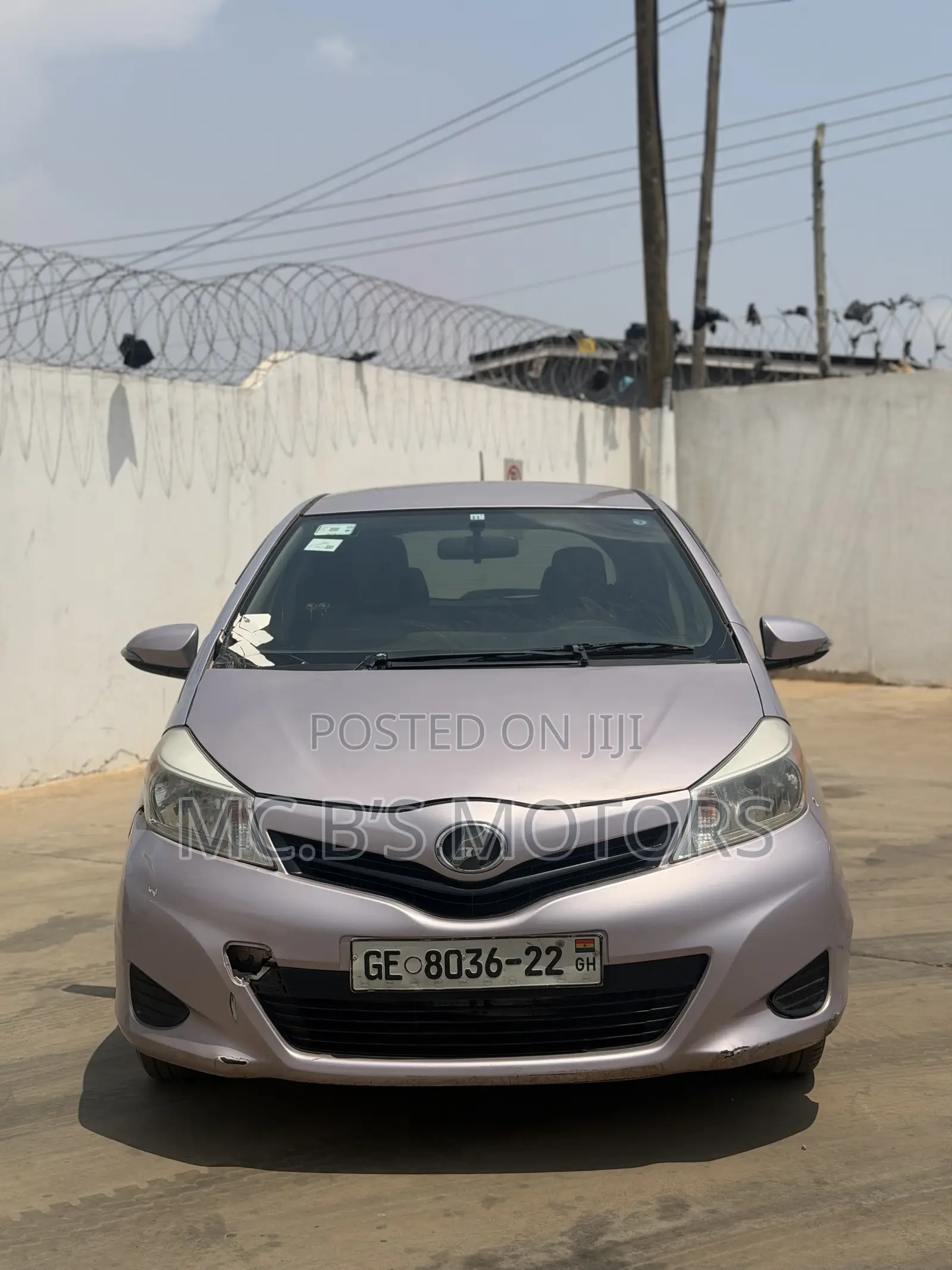 Toyota Vitz 2012 Silver