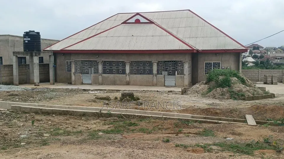 4bdrm Apartment in Afigya-Kwabre for sale