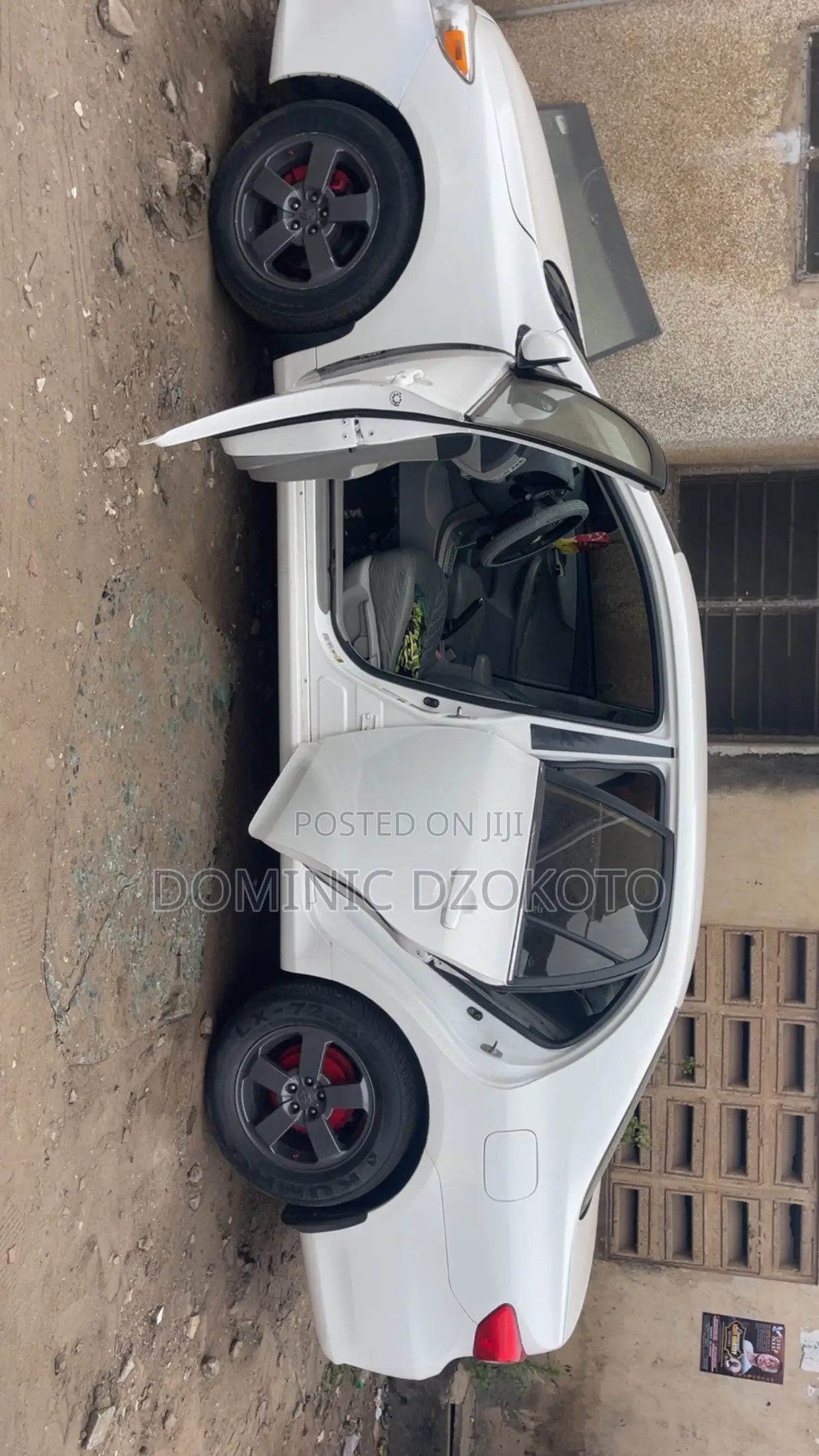 Toyota Corolla LE 4dr Sedan (1.8L 4cyl 4A) 2013 White