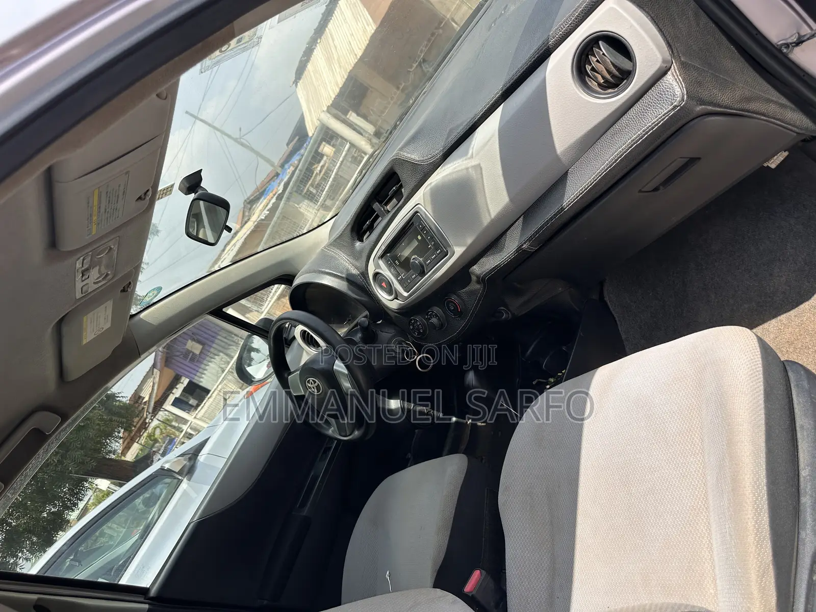 Toyota Vitz 1.3 AWD 3dr 2012 Gray